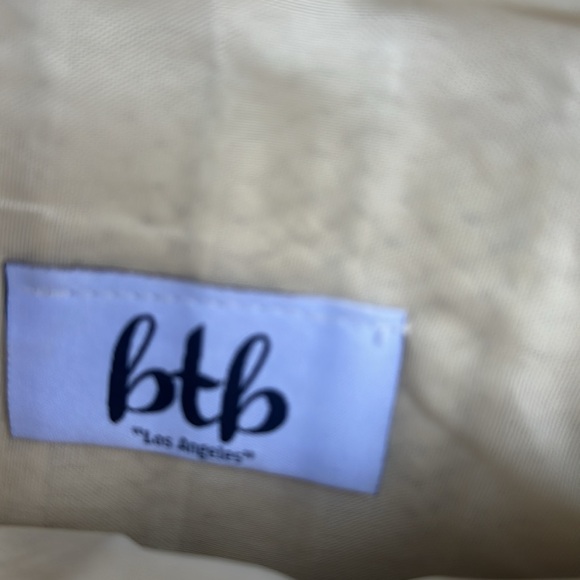 BTB Los Angeles The Mrs Straw Clutch Wallet - Picture 4 of 6